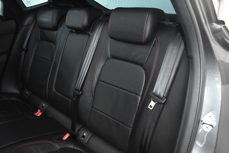 Jaguar E-PACE D150 Chequered Flag - U6122