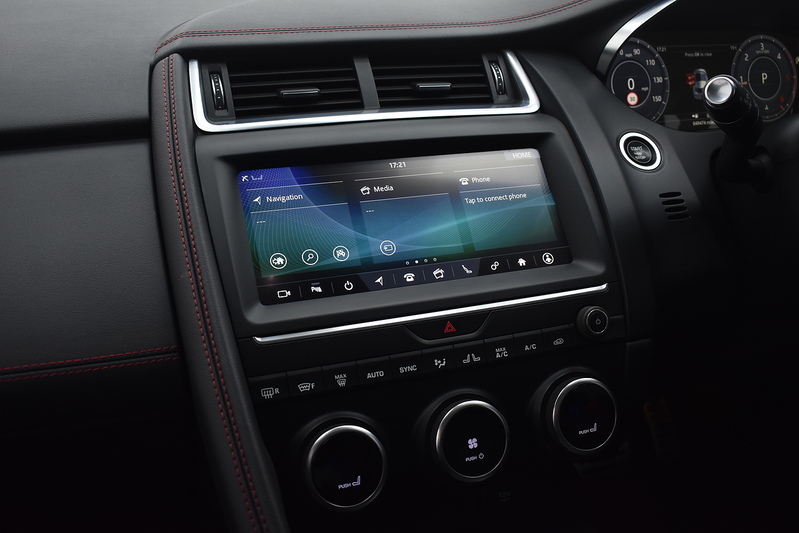 Jaguar E-PACE D150 Chequered Flag - U6122