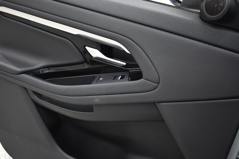 Land Rover Range Rover Evoque D180 R-Dynamic S - U6123