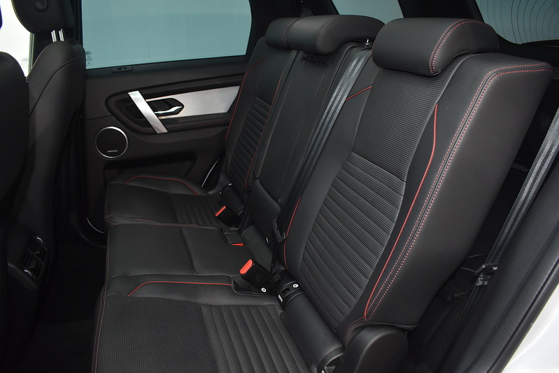 Land Rover Discovery Sport P300e R-Dynamic HSE - U6124