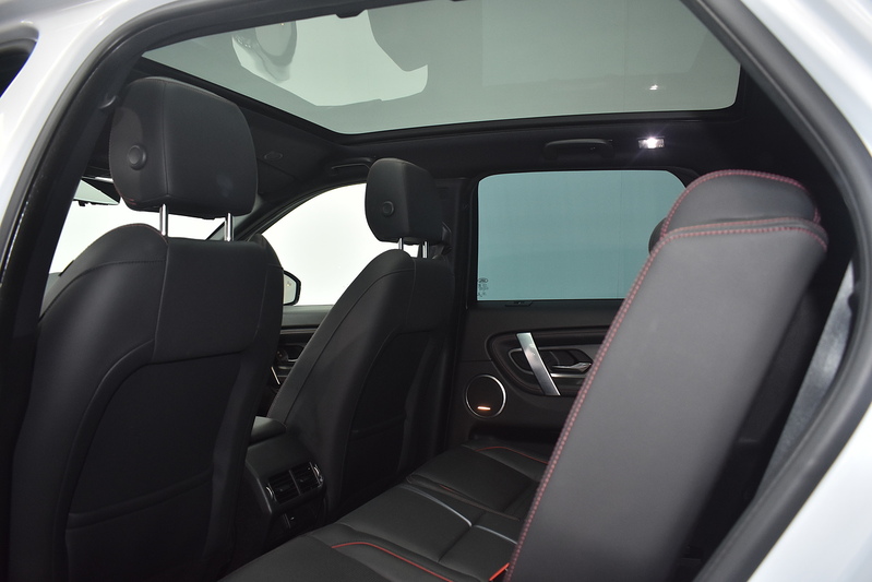 Land Rover Discovery Sport P300e R-Dynamic HSE - U6124