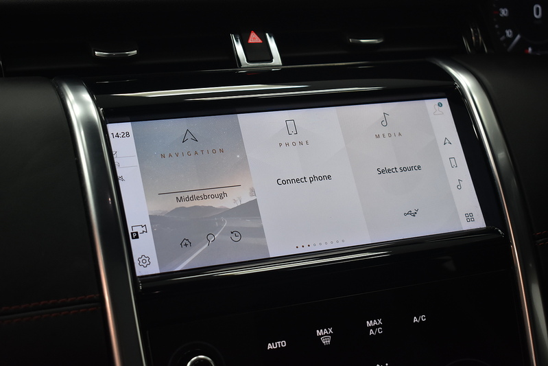 Land Rover Discovery Sport P300e R-Dynamic HSE - U6124