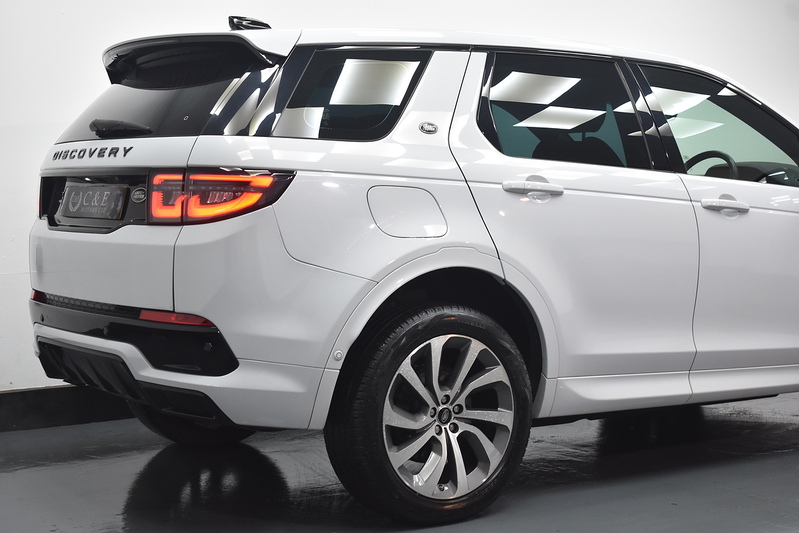 Land Rover Discovery Sport P300e R-Dynamic HSE - U6124