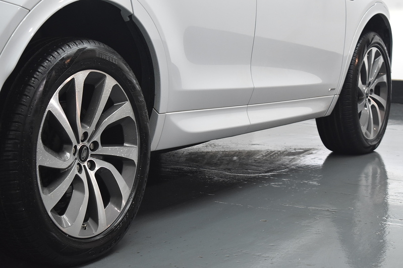 Land Rover Discovery Sport P300e R-Dynamic HSE - U6124