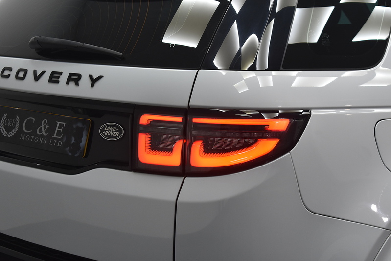 Land Rover Discovery Sport P300e R-Dynamic HSE - U6124