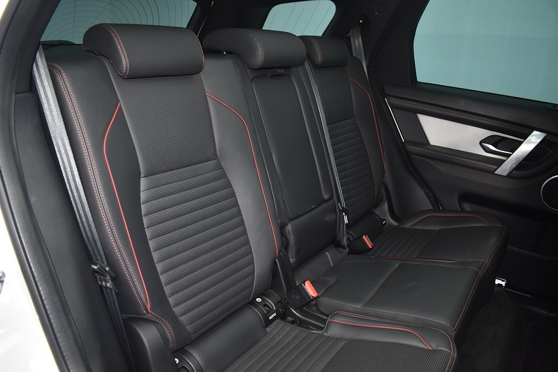 Land Rover Discovery Sport P300e R-Dynamic HSE - U6124