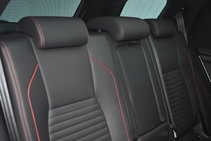 Land Rover Discovery Sport P300e R-Dynamic HSE - U6124