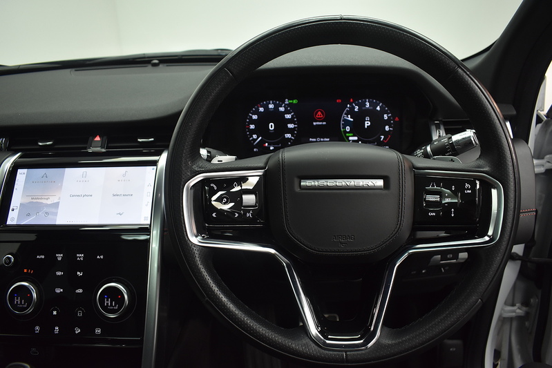 Land Rover Discovery Sport P300e R-Dynamic HSE - U6124