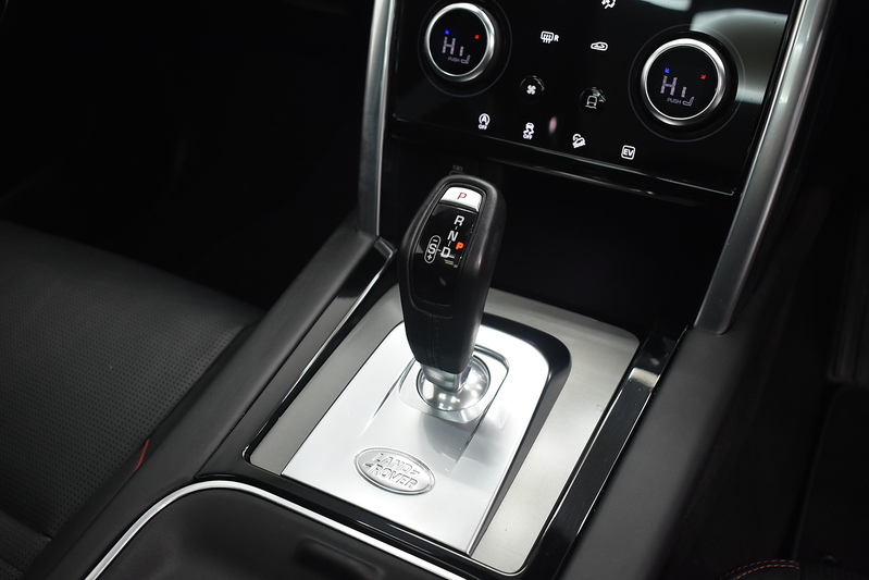 Land Rover Discovery Sport P300e R-Dynamic HSE - U6124