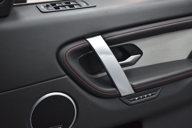 Land Rover Discovery Sport P300e R-Dynamic HSE - U6124