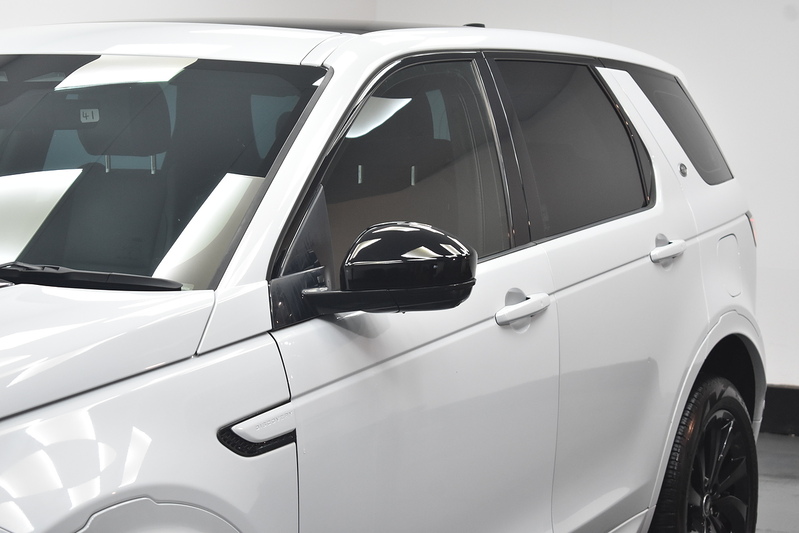 Land Rover Discovery Sport P300e R-Dynamic HSE - U6124