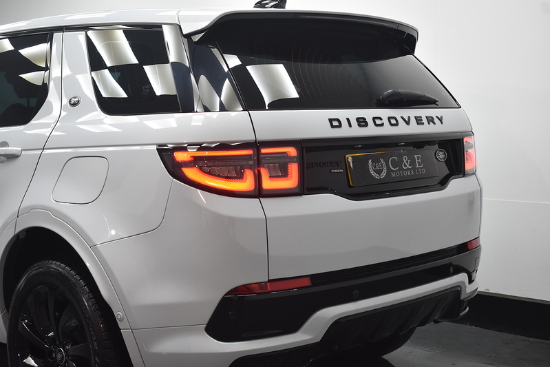 Land Rover Discovery Sport P300e R-Dynamic HSE - U6124