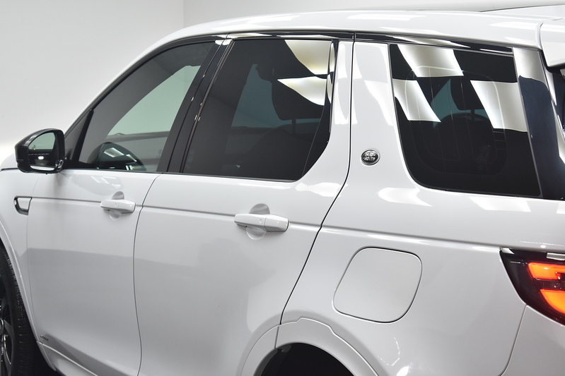 Land Rover Discovery Sport P300e R-Dynamic HSE - U6124