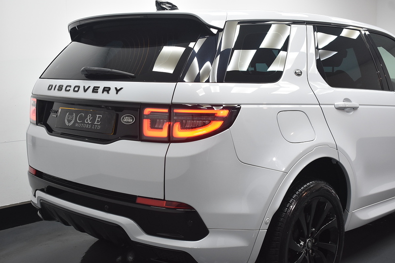 Land Rover Discovery Sport P300e R-Dynamic HSE - U6124