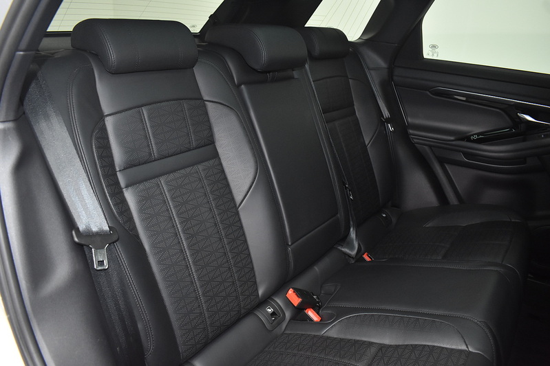 Land Rover Range Rover Evoque D180 MHEV R-Dynamic HSE - U6144