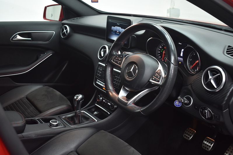 Mercedes-Benz A Class A200d AMG Line - U6145