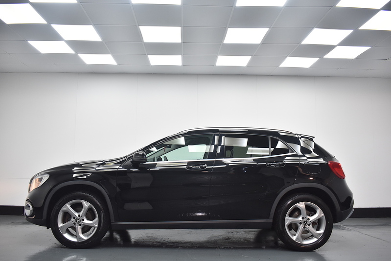 Mercedes-Benz GLA GLA200d Sport - U6155