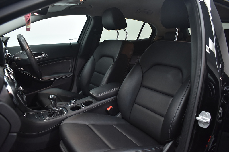 Mercedes-Benz GLA GLA200d Sport - U6155