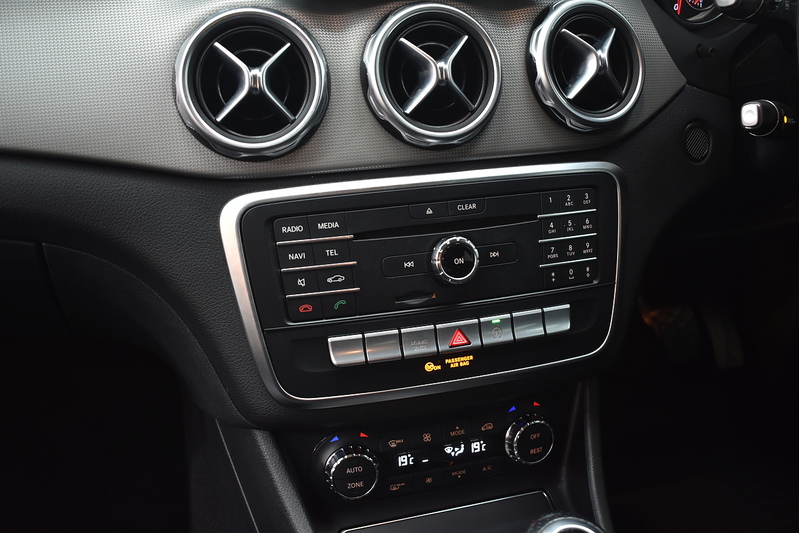 Mercedes-Benz GLA GLA200d Sport - U6155