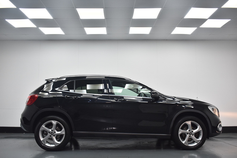 Mercedes-Benz GLA GLA200d Sport - U6155