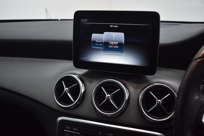 Mercedes-Benz GLA GLA200d Sport - U6155