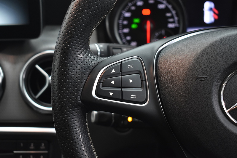 Mercedes-Benz GLA GLA200d Sport - U6155