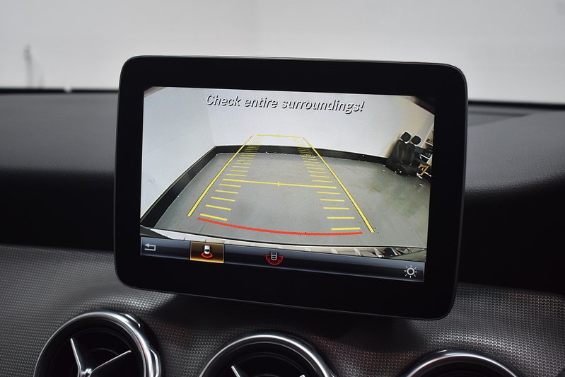 Mercedes-Benz GLA GLA200d Sport - U6155