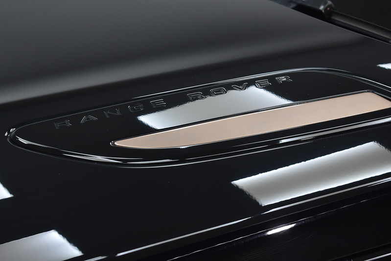 Land Rover Range Rover Velar D240 R-Dynamic HSE - U6157