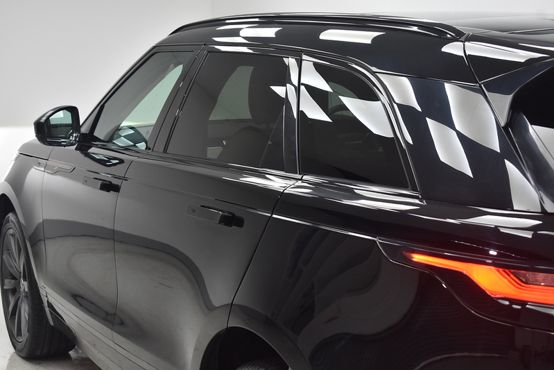 Land Rover Range Rover Velar D240 R-Dynamic HSE - U6157