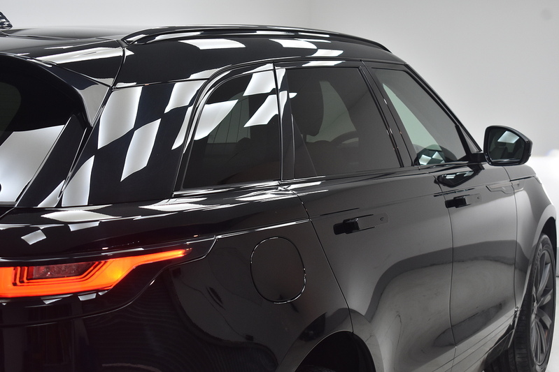 Land Rover Range Rover Velar D240 R-Dynamic HSE - U6157