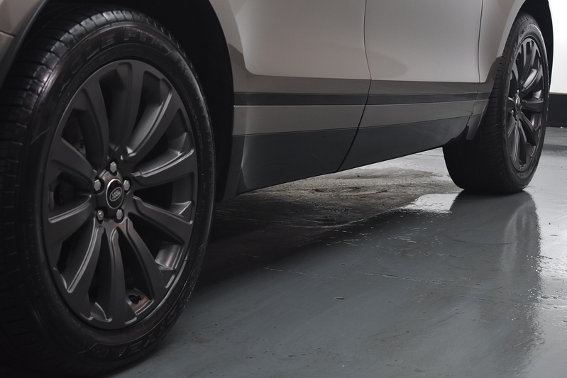 Land Rover Range Rover Velar D200 MHEV R-Dynamic SE - U6171