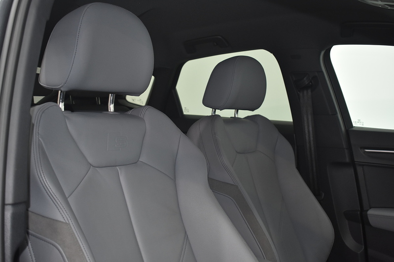 Audi Q3 TFSIe S line - U6175