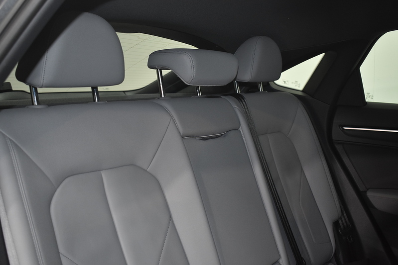 Audi Q3 TFSIe S line - U6175
