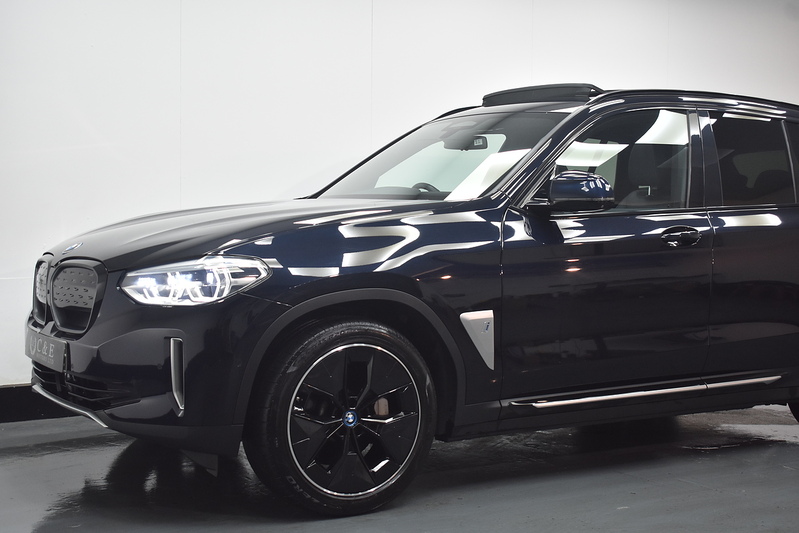 BMW iX3 Premier Edition Pro - U6189