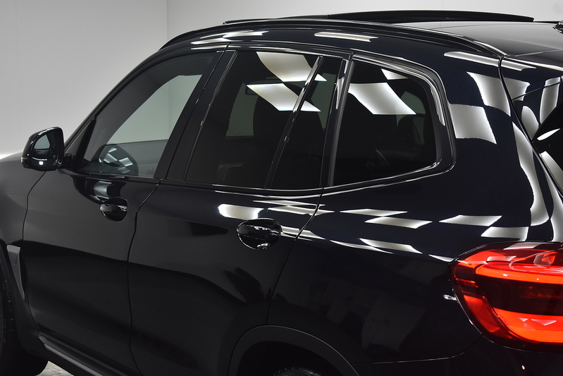 BMW iX3 Premier Edition Pro - U6189