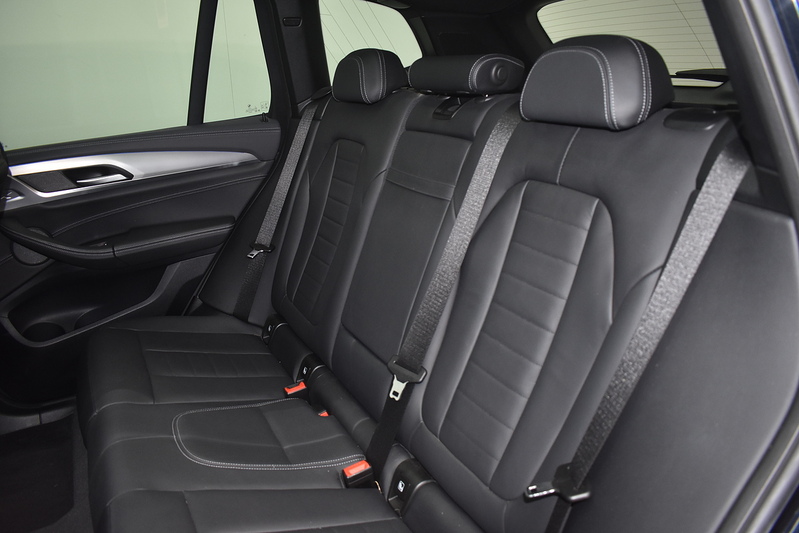 BMW iX3 Premier Edition Pro - U6189