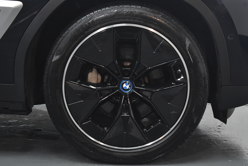 BMW iX3 Premier Edition Pro - U6189