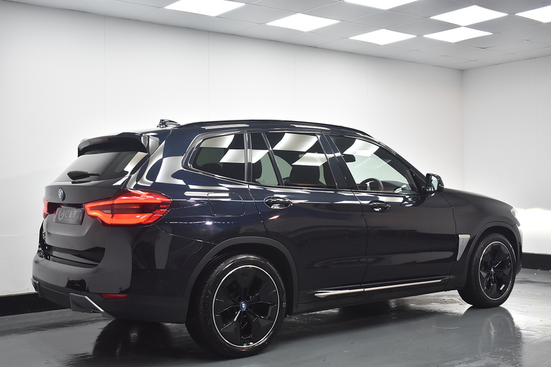 BMW iX3 Premier Edition Pro - U6189