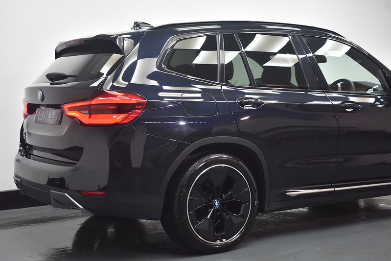 BMW iX3 Premier Edition Pro - U6189