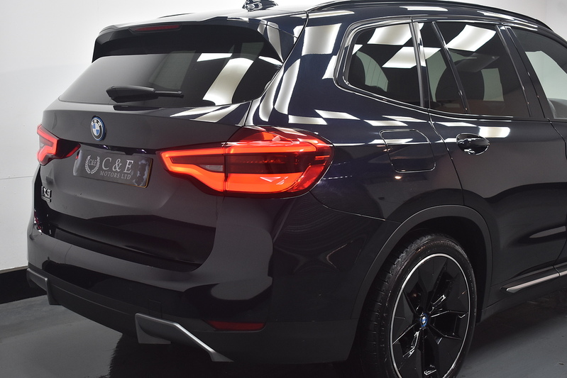BMW iX3 Premier Edition Pro - U6189