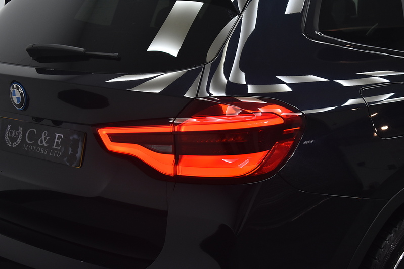 BMW iX3 Premier Edition Pro - U6189