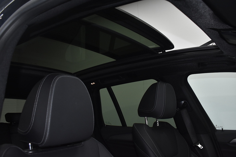 BMW iX3 Premier Edition Pro - U6189
