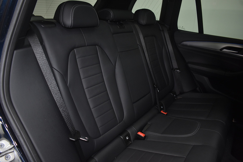 BMW iX3 Premier Edition Pro - U6189