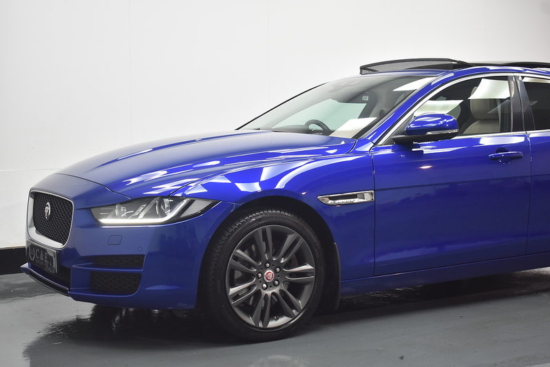Jaguar XE i Prestige - U6192