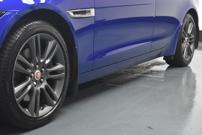 Jaguar XE i Prestige - U6192