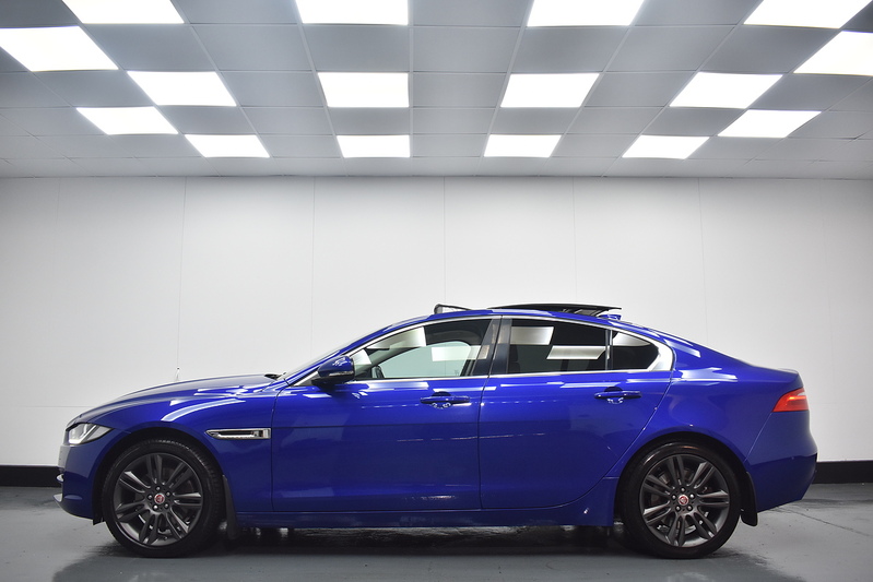 Jaguar XE i Prestige - U6192