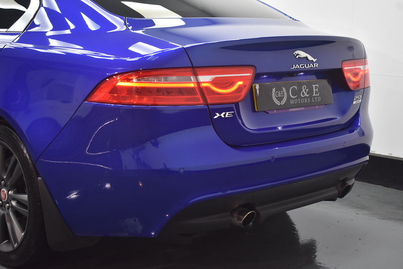 Jaguar XE i Prestige - U6192