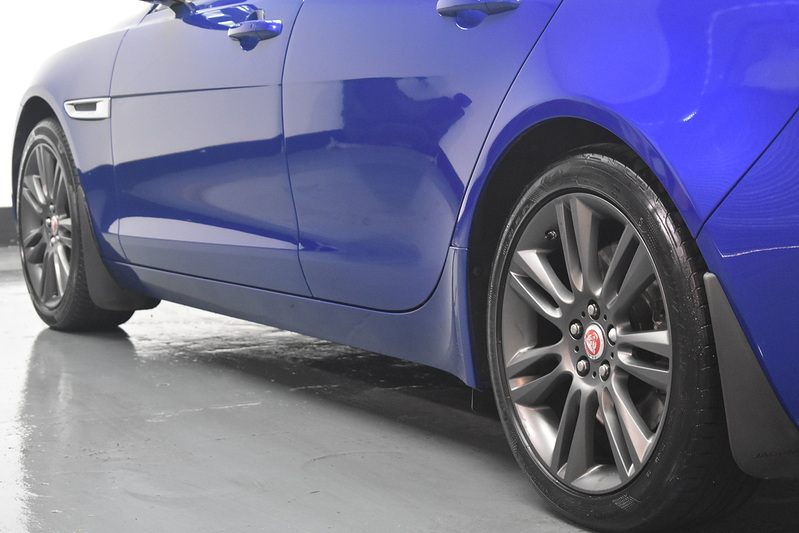 Jaguar XE i Prestige - U6192