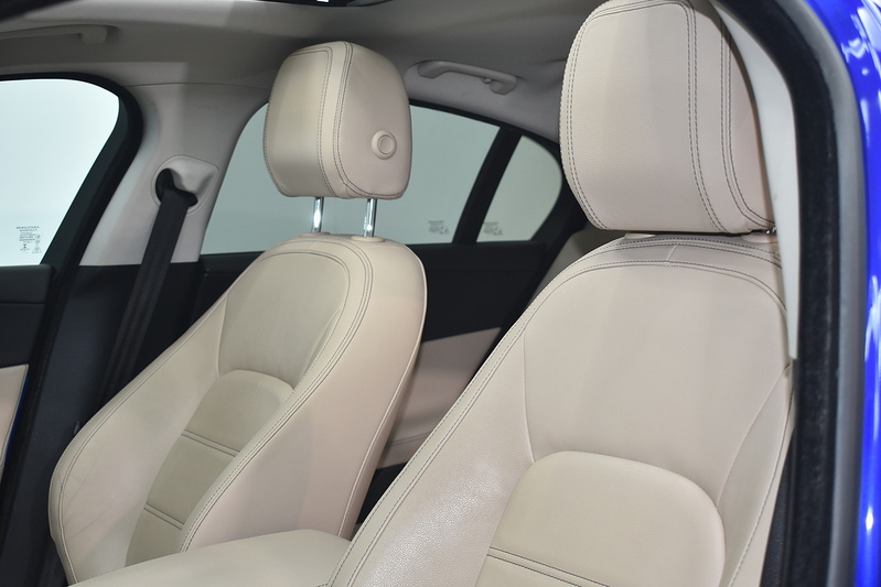 Jaguar XE i Prestige - U6192