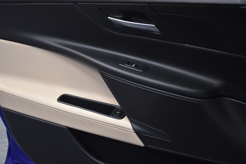 Jaguar XE i Prestige - U6192